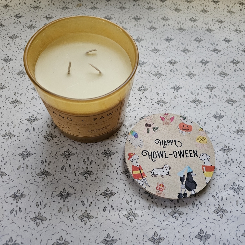 Sand+Paws Happy Howl-oween candle